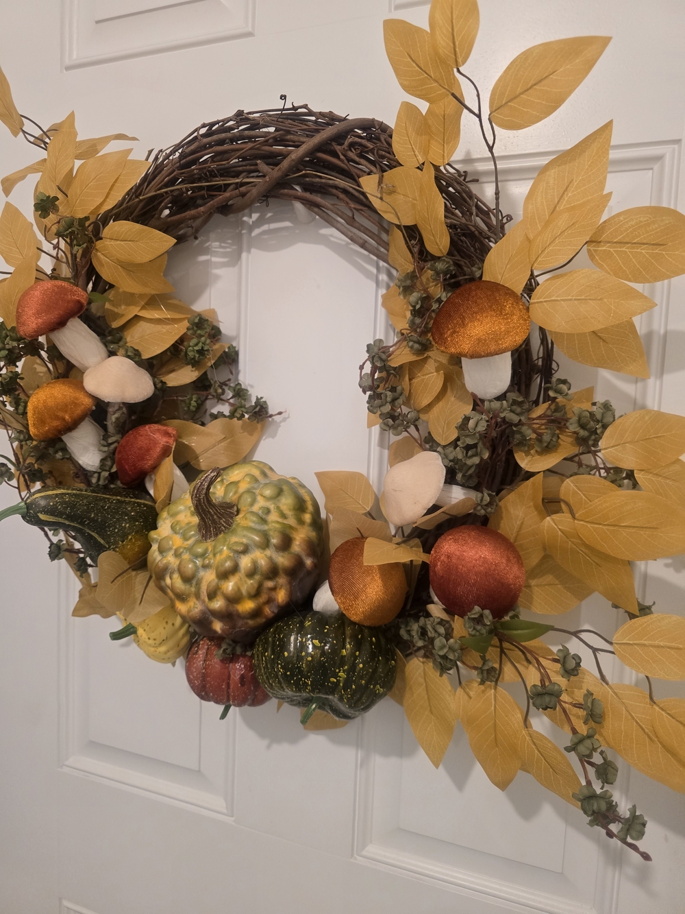 Autumn Harvest Pumpkin & Gourd Wreath with Gold Leaves
